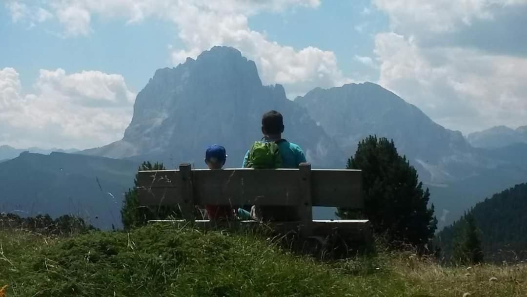 Garni Hotel Iris Selva di Val Gardena Exterior foto