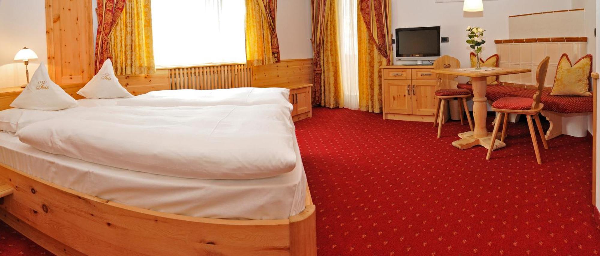 Garni Hotel Iris Selva di Val Gardena Exterior foto