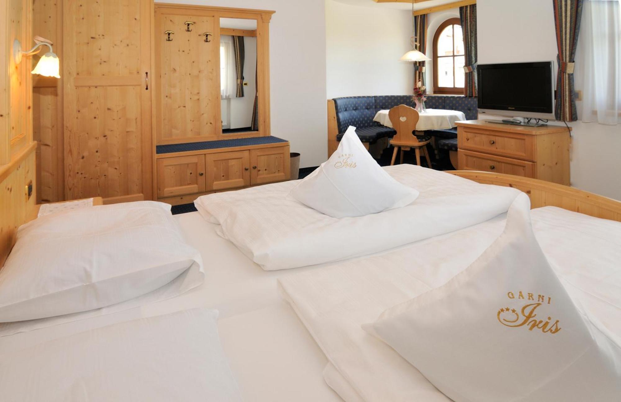 Garni Hotel Iris Selva di Val Gardena Exterior foto
