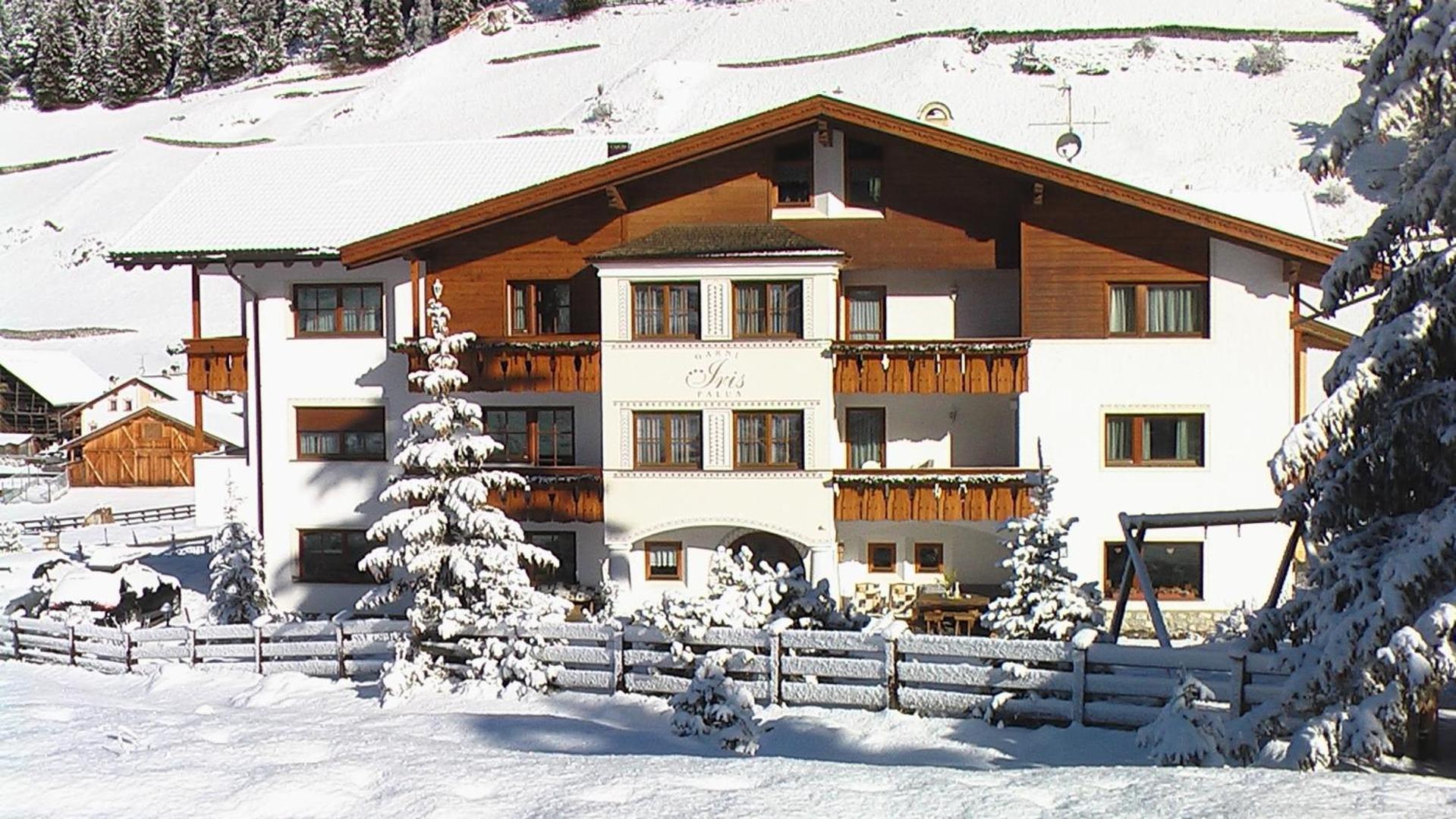 Garni Hotel Iris Selva di Val Gardena Exterior foto